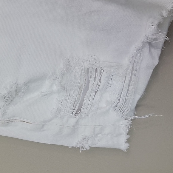 American Eagle White Distressed Jean Shorts High-Waisted 90s Boyfriend Size 6 - Picture 5 of 10